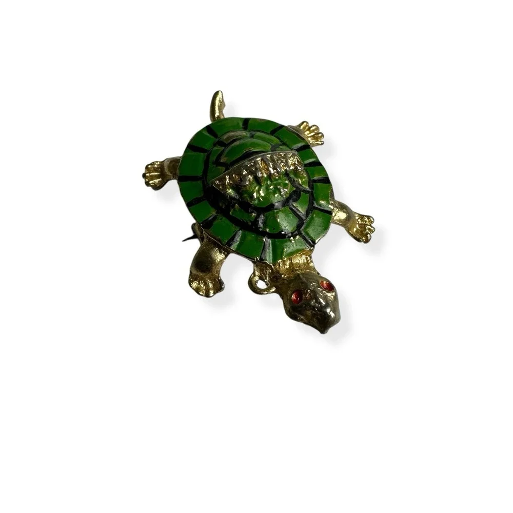 Vintage Canada Gold Tone‎ & Enamel Green Turtle Brooch Pin Red Eyes Souvenir